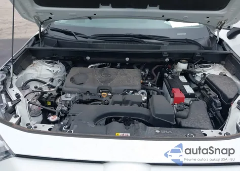 2024 Toyota Rav4 Xle z USA, uszkodzony, nr VIN 2T3W1RFV8RC278623